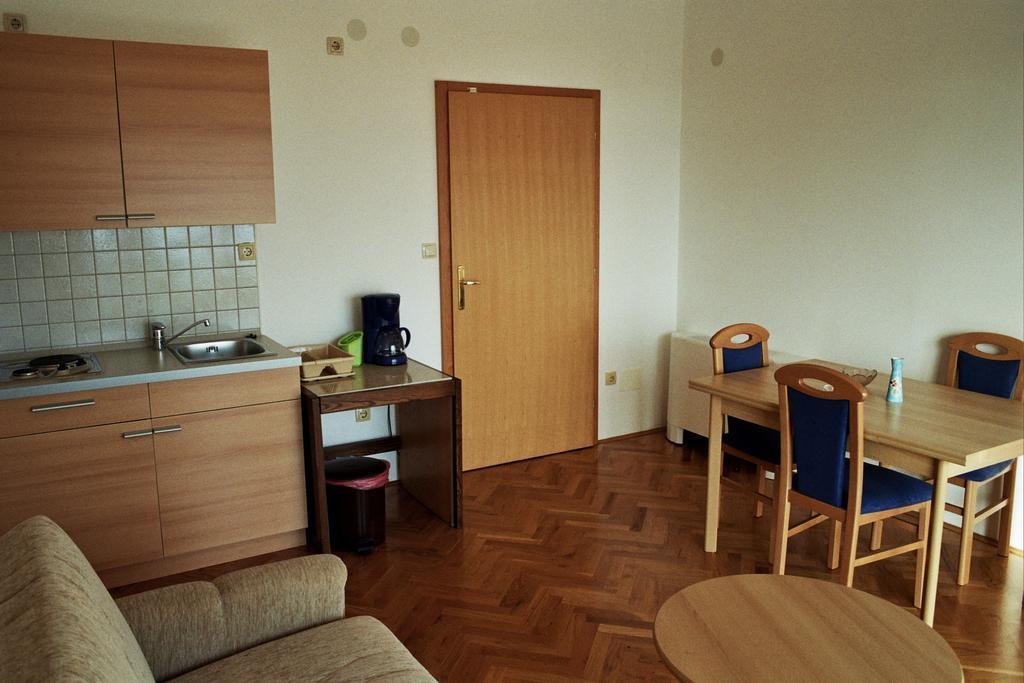Apartments Petricevic 塞尔瑟 外观 照片